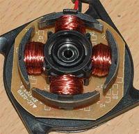 Bobinas de um motor BLDC de uma ventoinha (cooler). (Fonte: http://www.howstuffworks.com/brushless-motor.htm